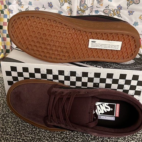 Vans Men’s Chukka Low Sid
Port/Gum
VN0A5KQZK10
Sneakers - Picture 5 of 16